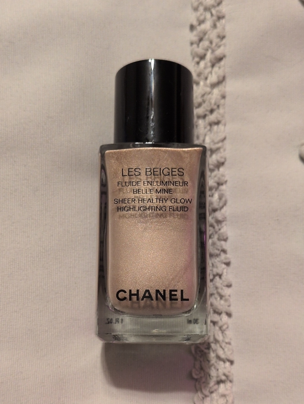 CHANEL Les Beiges Sheer Highlighting Fluid - Pink Beige Shimmer